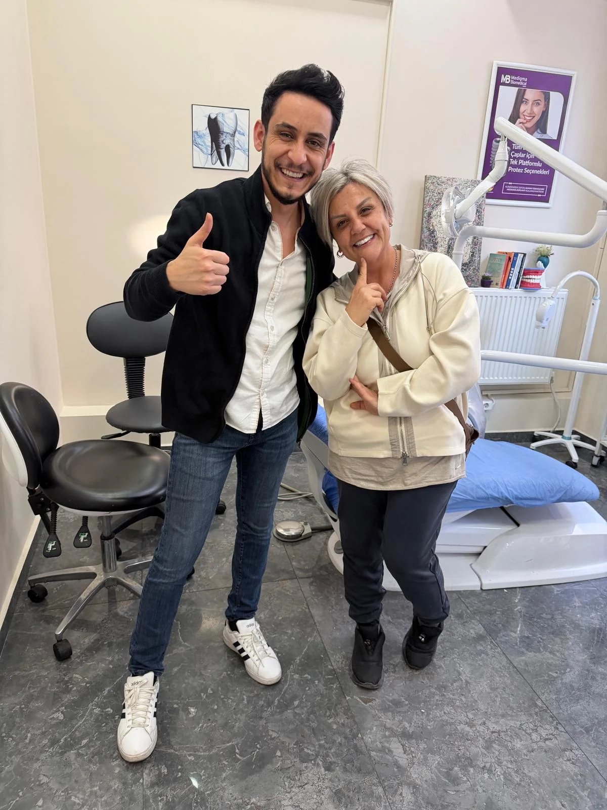 Klinik ziyaretinden mutlu bir an